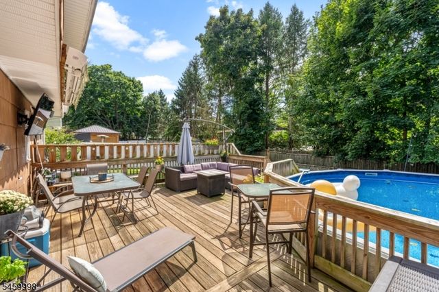 260 Pearl Pl, South Plainfield Boro, NJ 07080
