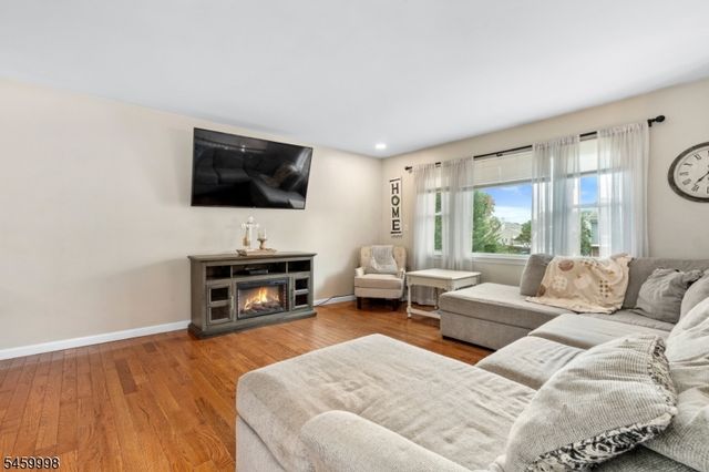 260 Pearl Pl, South Plainfield Boro, NJ 07080