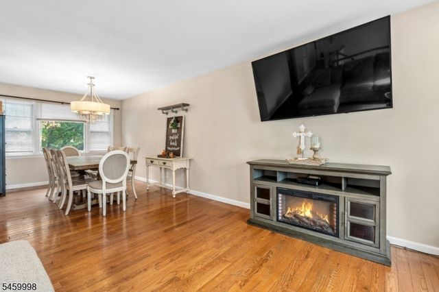 260 Pearl Pl, South Plainfield Boro, NJ 07080
