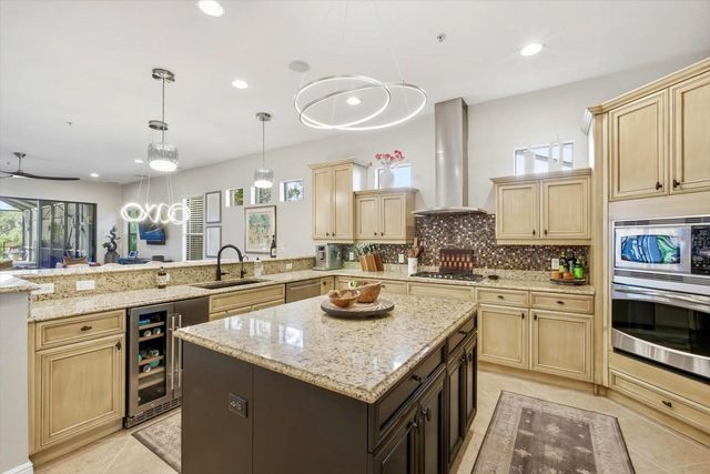 4203 5TH AVENUE NE, Bradenton, FL 34208