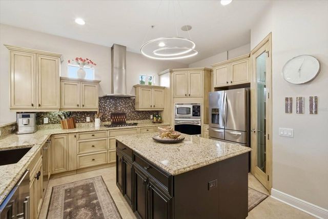 4203 5TH AVENUE NE, Bradenton, FL 34208