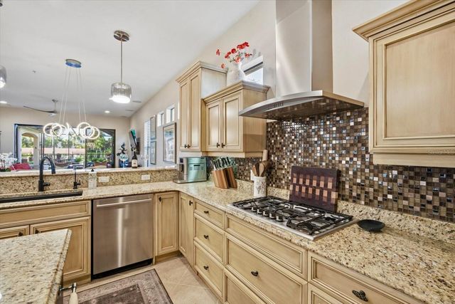 4203 5TH AVENUE NE, Bradenton, FL 34208