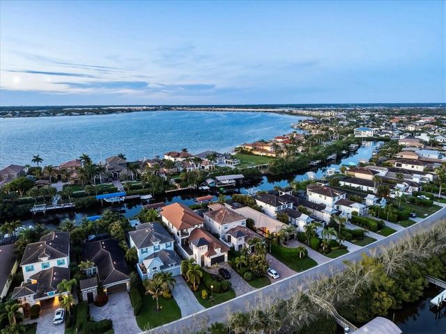 4203 5TH AVENUE NE, Bradenton, FL 34208