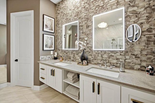 4203 5TH AVENUE NE, Bradenton, FL 34208