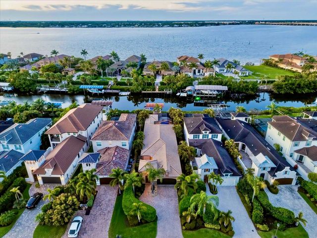 4203 5TH AVENUE NE, Bradenton, FL 34208