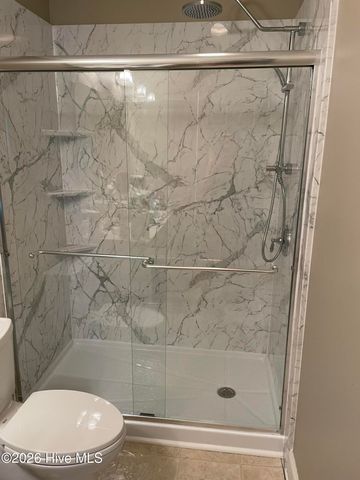 205 South Pointe Drive B, Winterville, NC 28590