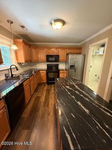 205 South Pointe Drive B, Winterville, NC 28590