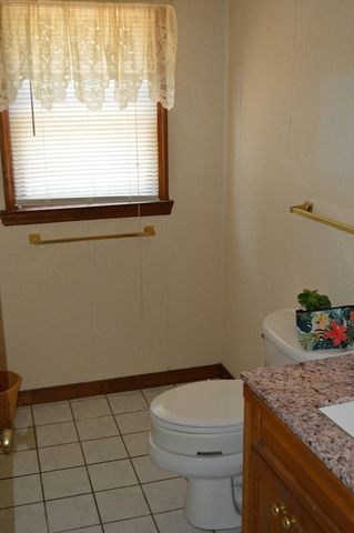 58 Baymor Dr, East Longmeadow, MA 01028