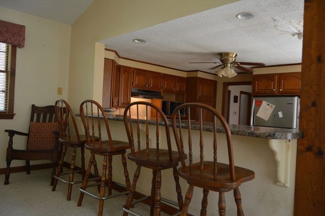 58 Baymor Dr, East Longmeadow, MA 01028