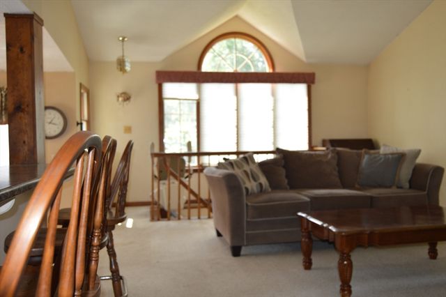 58 Baymor Dr, East Longmeadow, MA 01028