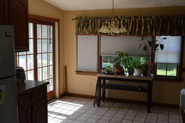 58 Baymor Dr, East Longmeadow, MA 01028