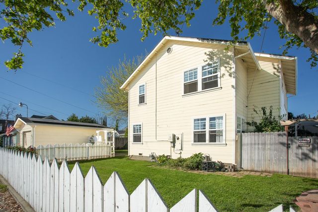 1122 Maple St, Marysville, CA 95901