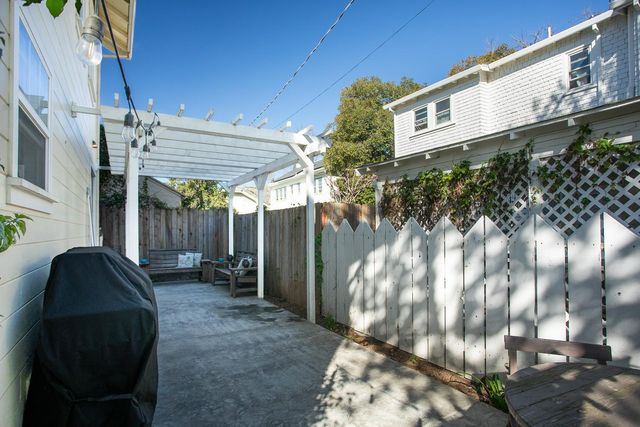 1122 Maple St, Marysville, CA 95901