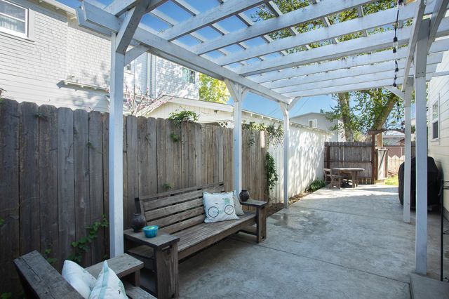 1122 Maple St, Marysville, CA 95901