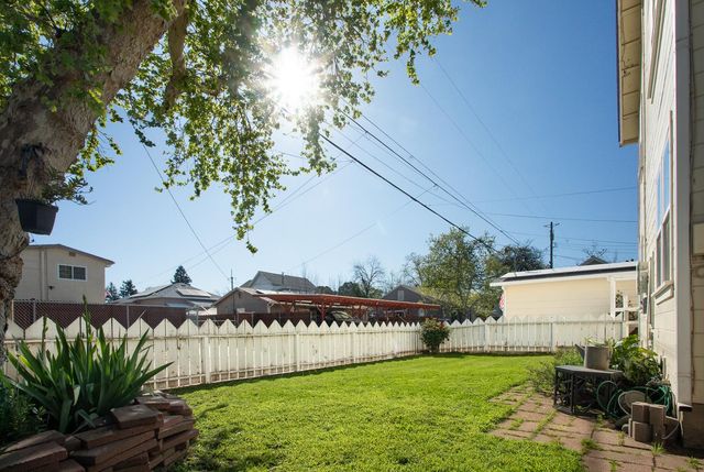 1122 Maple St, Marysville, CA 95901