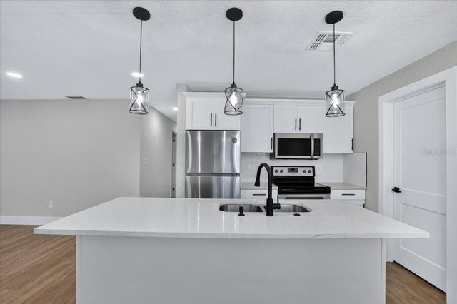 950 26TH AVENUE S, St Petersburg, FL 33705