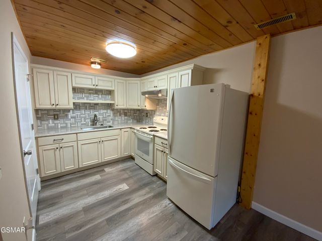 1170 Cole Lane, Gatlinburg, TN 37738