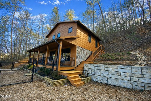 1170 Cole Lane, Gatlinburg, TN 37738
