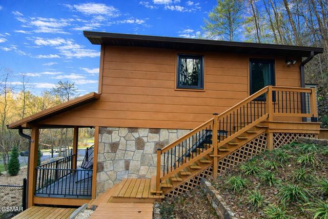 1170 Cole Lane, Gatlinburg, TN 37738