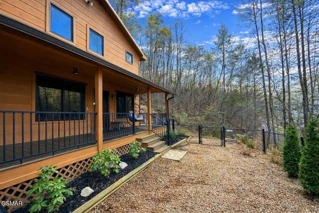 1170 Cole Lane, Gatlinburg, TN 37738