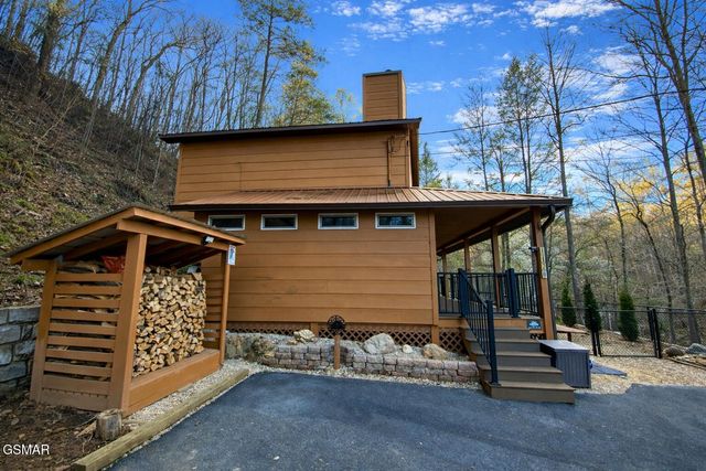 1170 Cole Lane, Gatlinburg, TN 37738