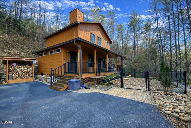 1170 Cole Lane, Gatlinburg, TN 37738