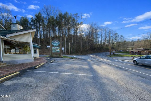 1170 Cole Lane, Gatlinburg, TN 37738