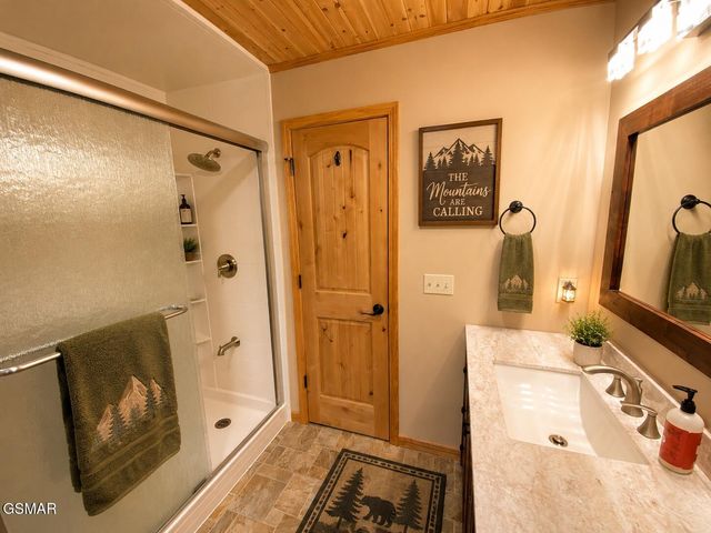 1170 Cole Lane, Gatlinburg, TN 37738