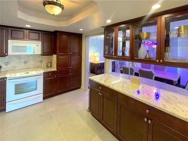 17400 GULF BOULEVARD B8, Redington Shores, FL 33708