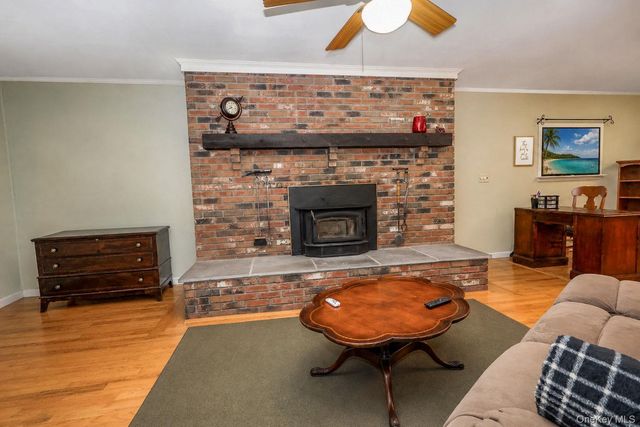 2 Schrempp Lane, Pine Bush, NY 12566