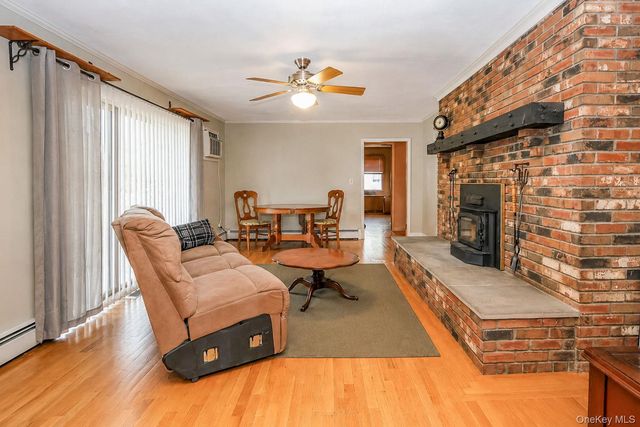 2 Schrempp Lane, Pine Bush, NY 12566