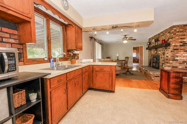 2 Schrempp Lane, Pine Bush, NY 12566