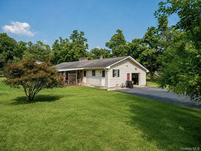 2 Schrempp Lane, Pine Bush, NY 12566