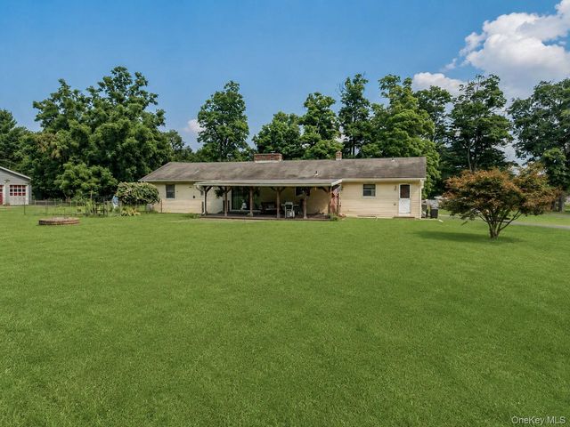 2 Schrempp Lane, Pine Bush, NY 12566