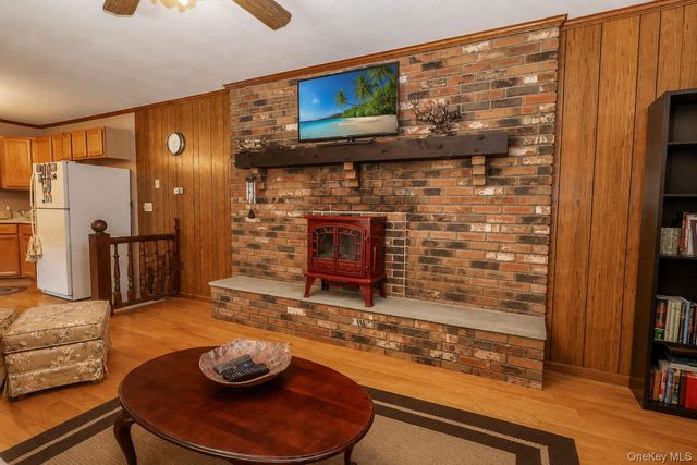 2 Schrempp Lane, Pine Bush, NY 12566