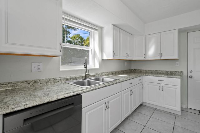 836 Evergreen Drive, Lake Park, FL 33403
