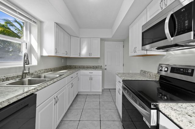 836 Evergreen Drive, Lake Park, FL 33403