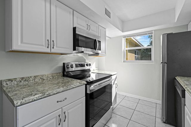 836 Evergreen Drive, Lake Park, FL 33403
