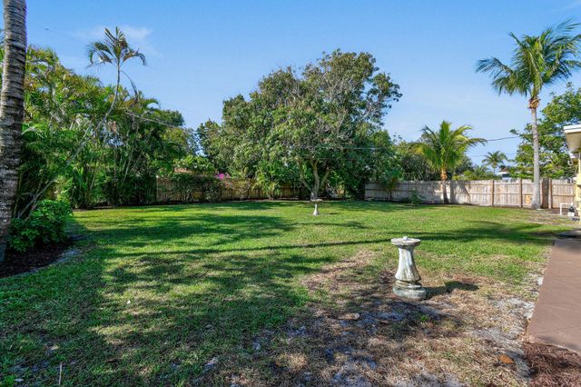 836 Evergreen Drive, Lake Park, FL 33403