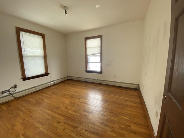 15 Duncan St, Boston, MA 02122