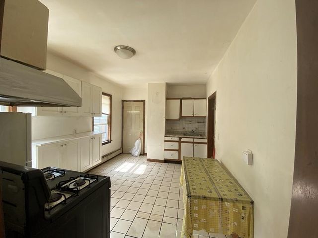 15 Duncan St, Boston, MA 02122