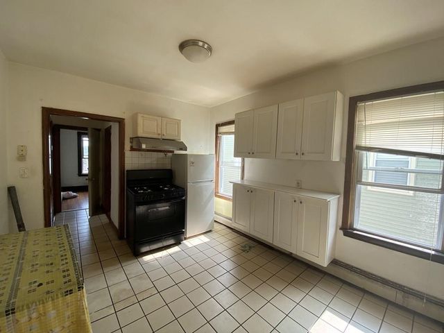 15 Duncan St, Boston, MA 02122