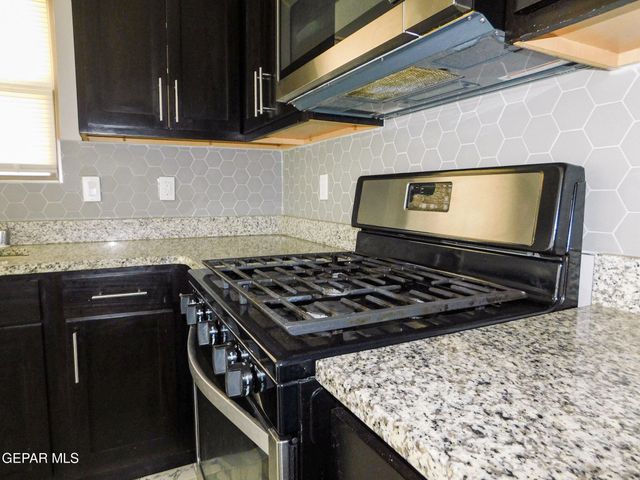 13813 Flora Vista Avenue, Horizon City, TX 79928