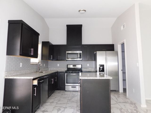 13813 Flora Vista Avenue, Horizon City, TX 79928