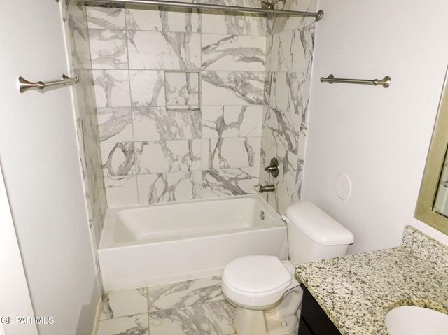 13813 Flora Vista Avenue, Horizon City, TX 79928