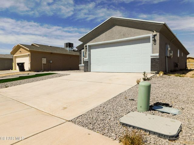 13813 Flora Vista Avenue, Horizon City, TX 79928