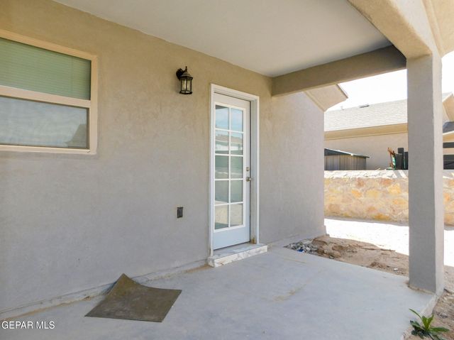 13813 Flora Vista Avenue, Horizon City, TX 79928