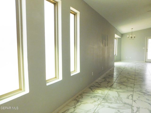 13813 Flora Vista Avenue, Horizon City, TX 79928