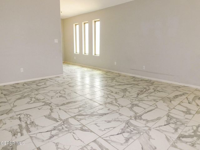 13813 Flora Vista Avenue, Horizon City, TX 79928