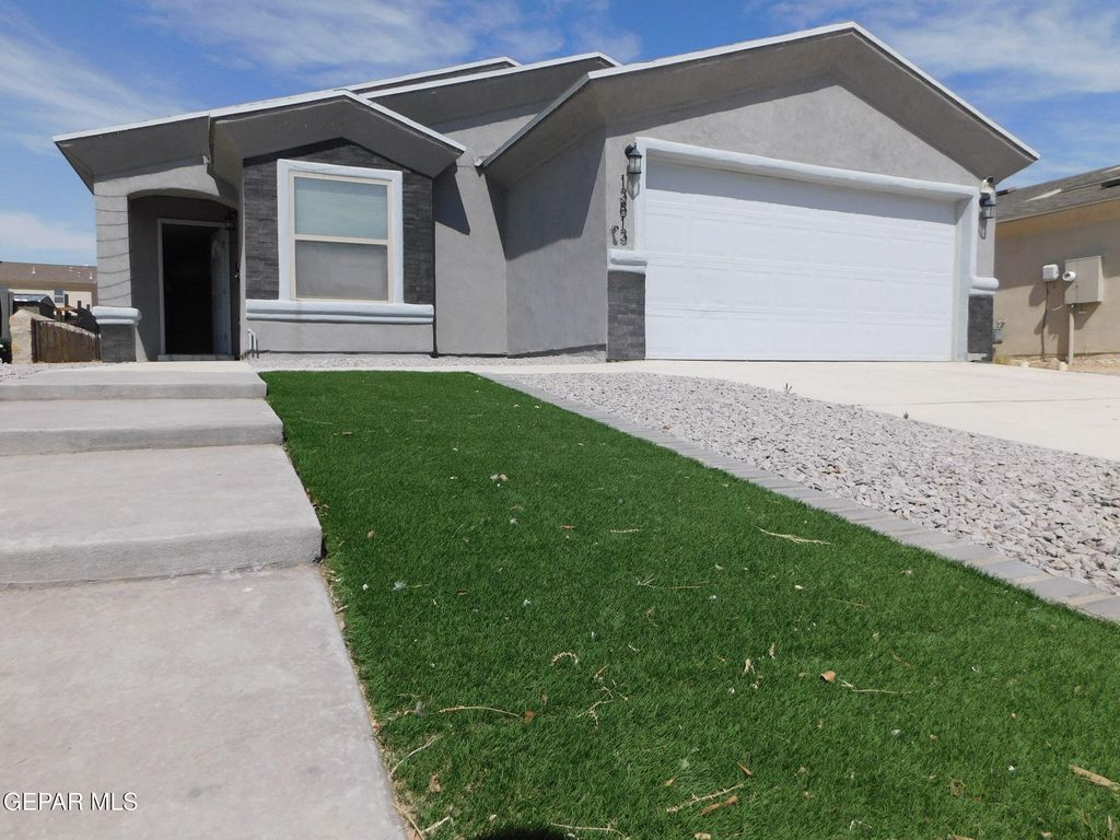 13813 Flora Vista Avenue, Horizon City, TX 79928